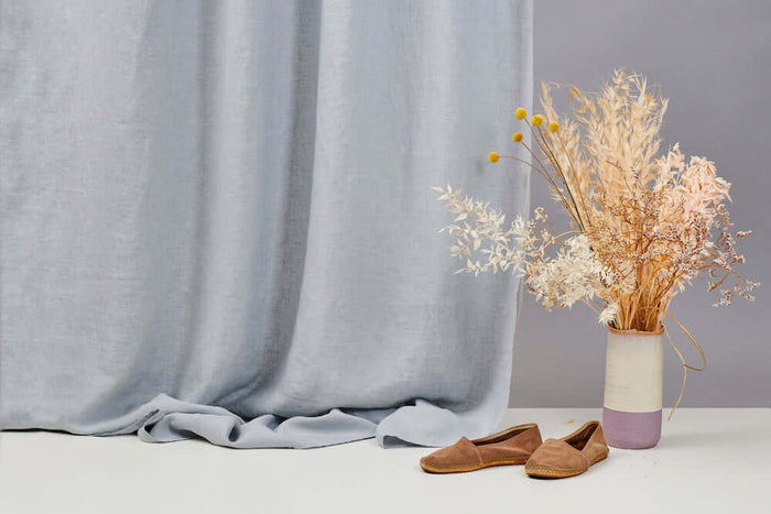 Leinen vorhang drapieren