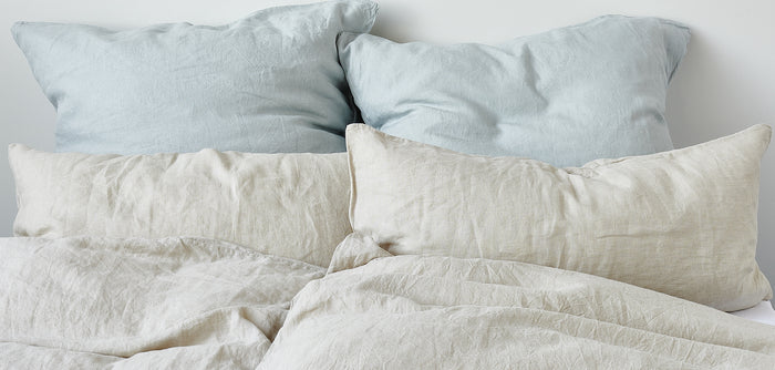 SPANNBETTLAKEN AUS LEINEN IN UNTERSCHIEDLICHEN FARBEN