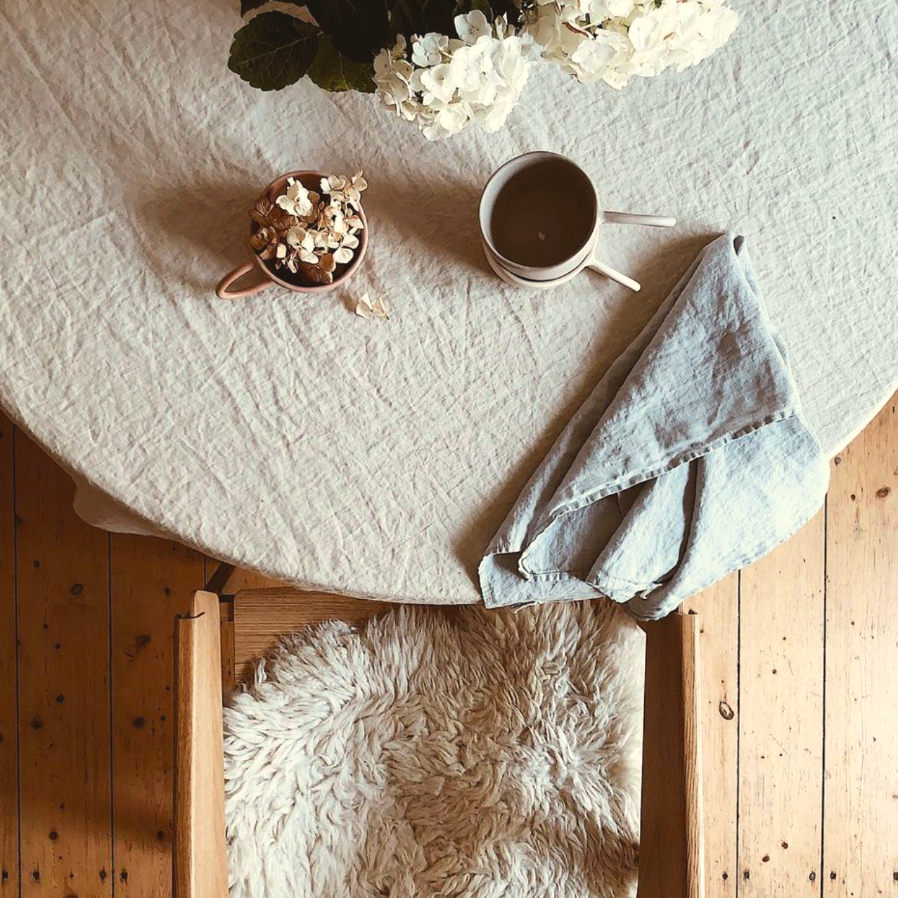 Runde Tischdecke Sand aus Leinen LEINEREI.com