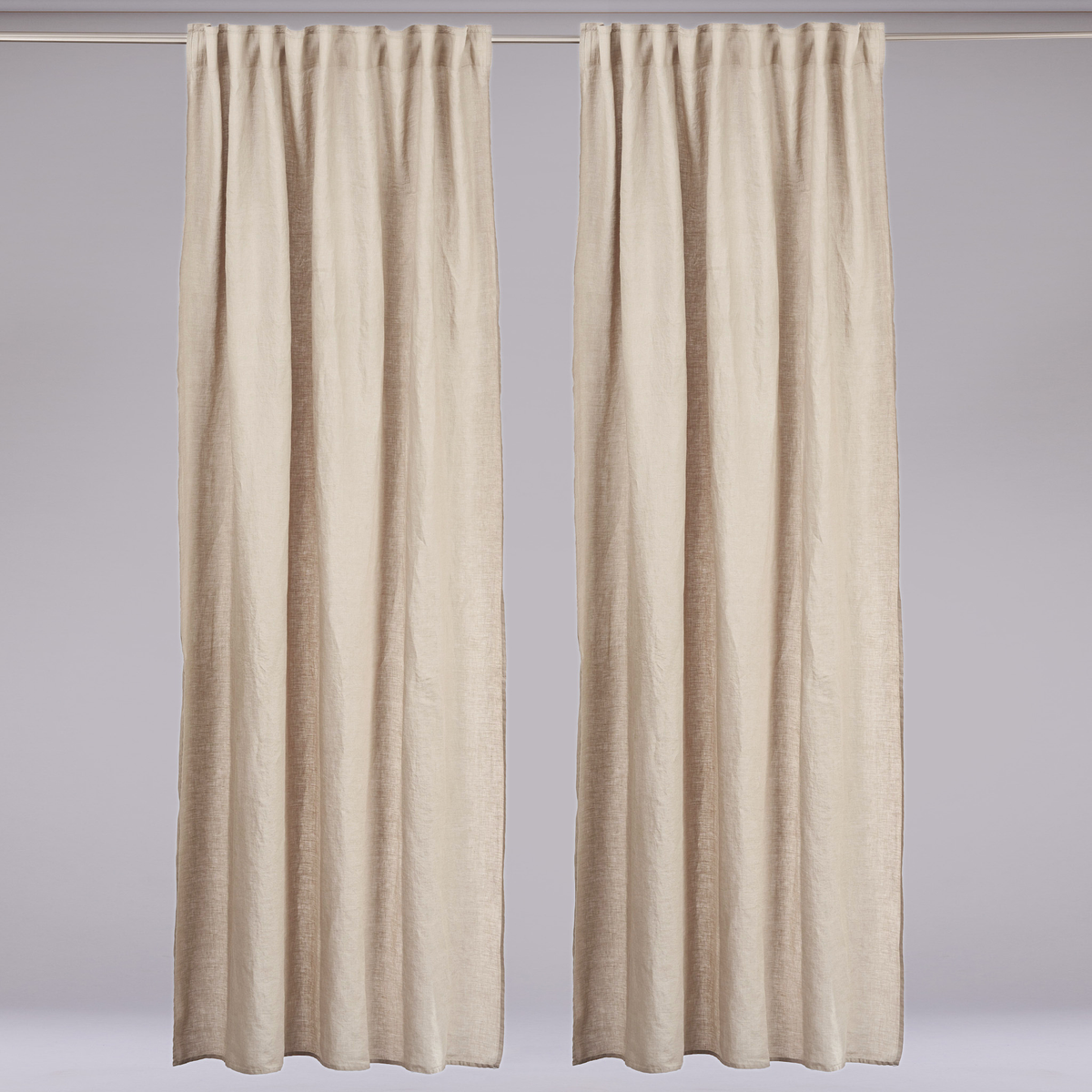 Leinen-Vorhang beige von LEINEREI - Premium Leinen, made in Europe. 100% gewaschenes Leinen mit Soft-Touch Finish.