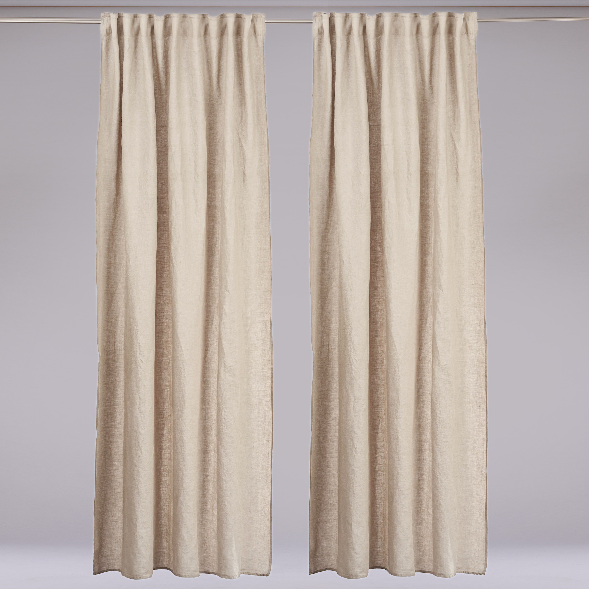 Leinen-Vorhang beige von LEINEREI - Premium Leinen, made in Europe. 100% gewaschenes Leinen mit Soft-Touch Finish.
