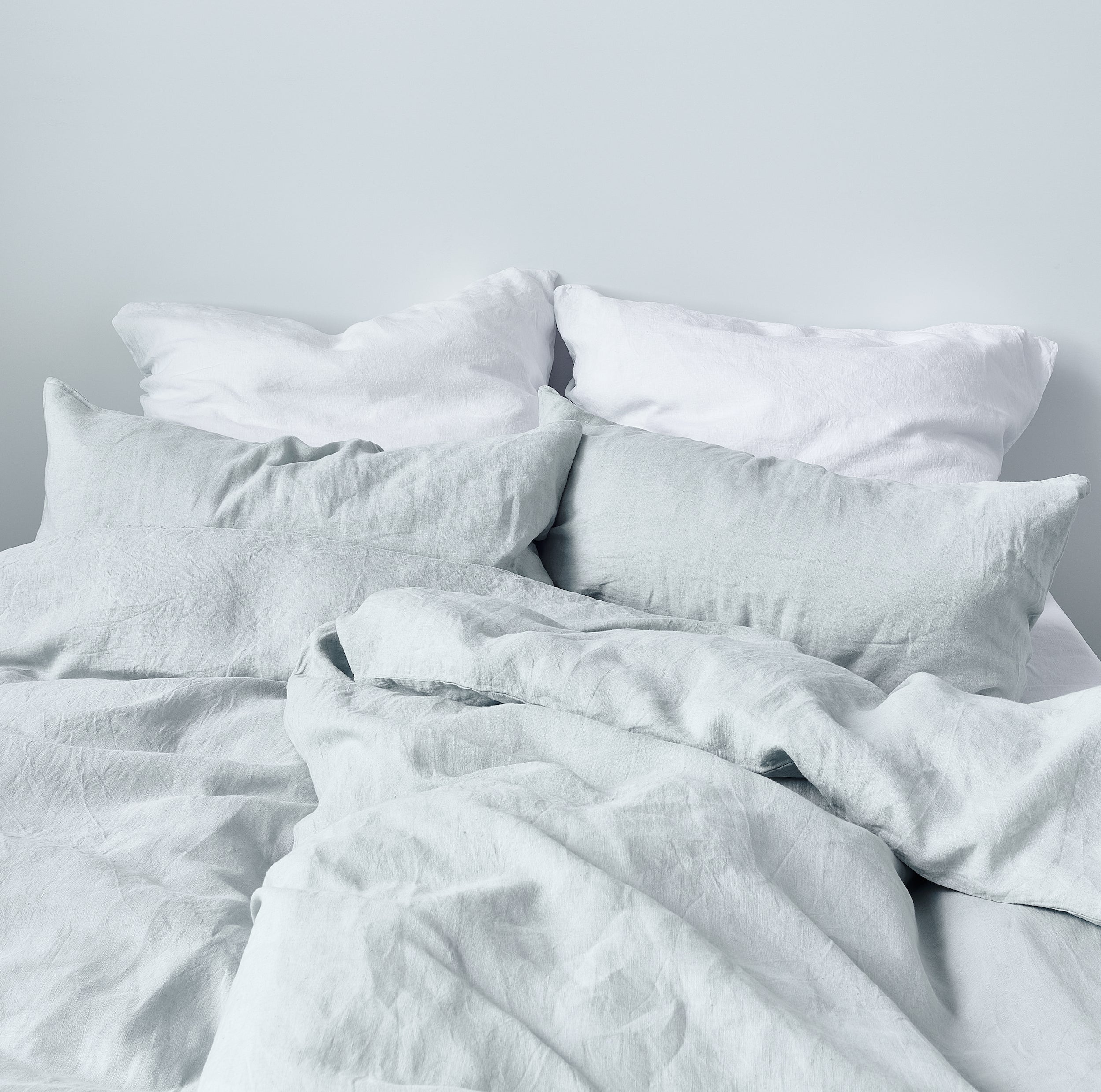 Leinen-Kopfkissen weiß von LEINEREI - Premium Leinen, made in Europe. 100% gewaschenes Leinen mit Soft-Touch Finish.