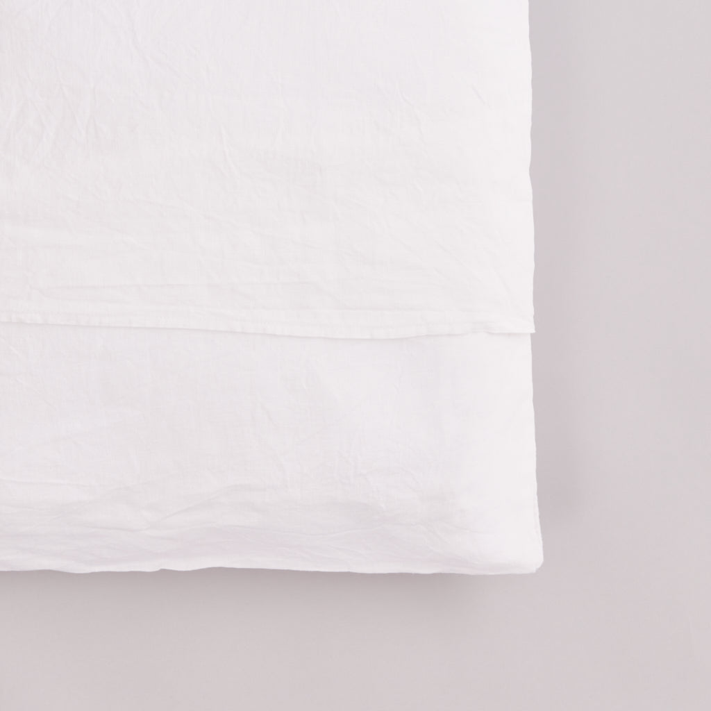 Leinen-Kopfkissen weiß von LEINEREI - Premium Leinen, made in Europe. 100% gewaschenes Leinen mit Soft-Touch Finish.