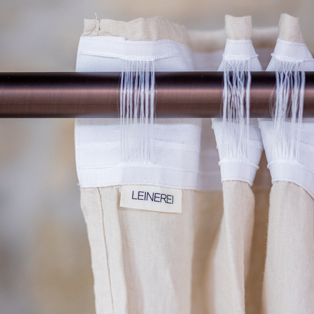 Leinen-Vorhang beige von LEINEREI - Premium Leinen, made in Europe. 100% gewaschenes Leinen mit Soft-Touch Finish.