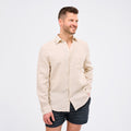 Leinenhemd Herren Sand in beige mit modernem Design und lässigem Look, ideal für warme Tage.