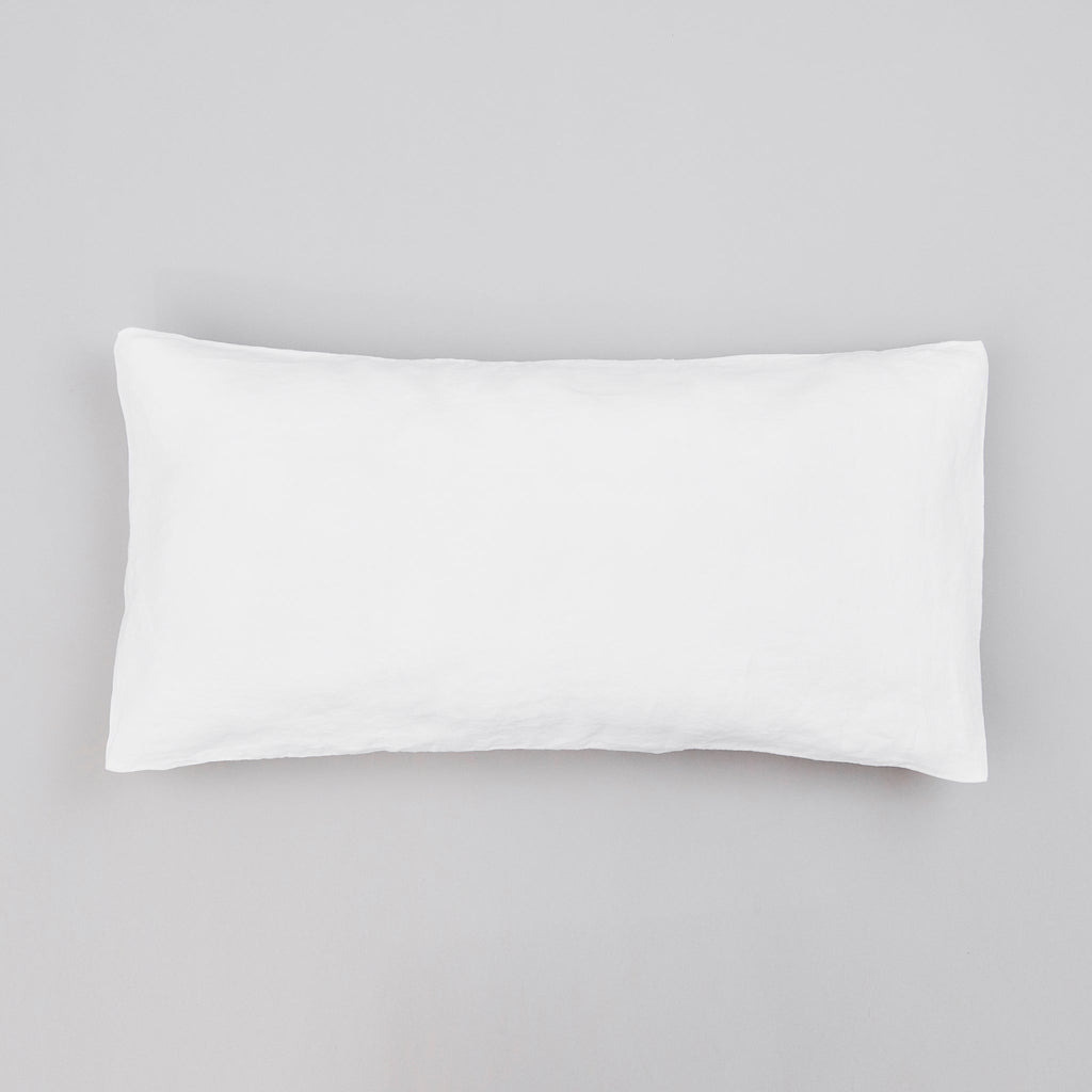 Leinen-Kopfkissen weiß von LEINEREI - Premium Leinen, made in Europe. 100% gewaschenes Leinen mit Soft-Touch Finish.