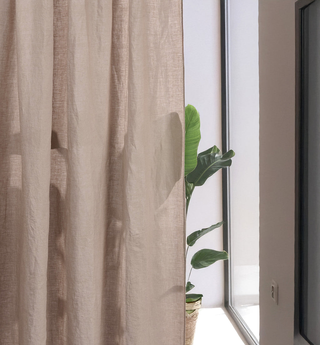 Leinen-Vorhang taupe von LEINEREI - Premium Leinen, made in Europe aus 100% gewaschenem Leinen. Weiches Leinen für maximalen Komfort. Hochwertig und nachhaltig produziert.