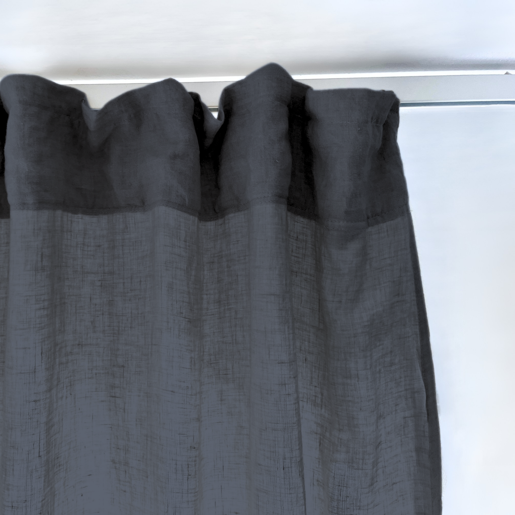Leinen-Vorhang anthrazit von LEINEREI - Premium Leinen, made in Europe aus 100% gewaschenem Leinen. Weiches Leinen für maximalen Komfort. Hochwertig und nachhaltig produziert.