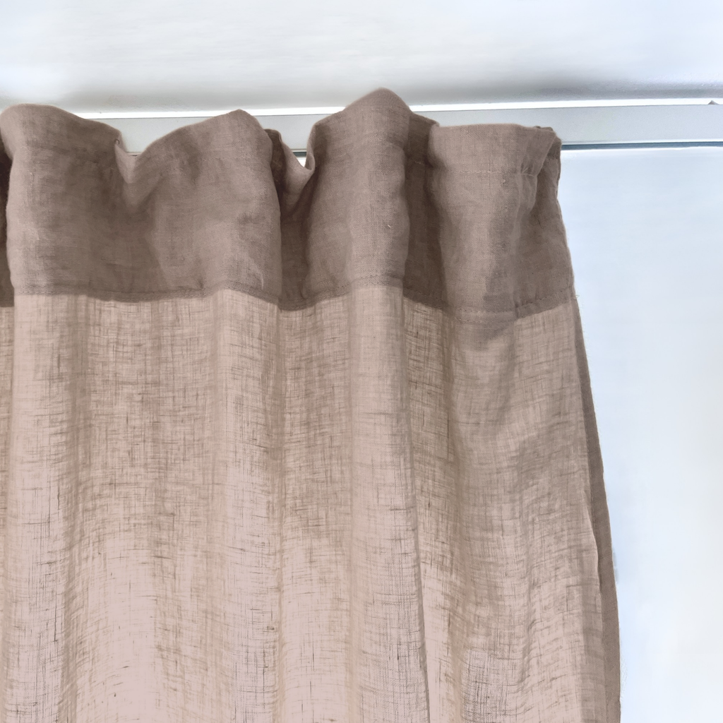 Leinen-Vorhang taupe von LEINEREI - Premium Leinen, made in Europe aus 100% gewaschenem Leinen. Weiches Leinen für maximalen Komfort. Hochwertig und nachhaltig produziert.