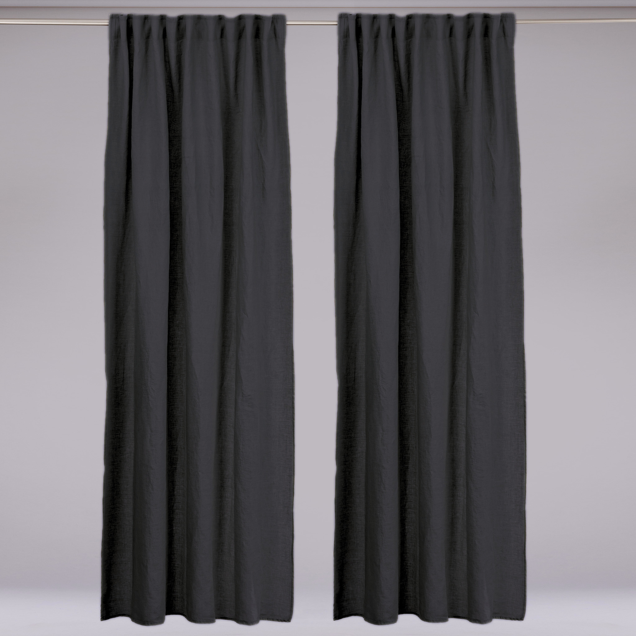 Leinen-Vorhang anthrazit von LEINEREI - Premium Leinen, made in Europe aus 100% gewaschenem Leinen. Weiches Leinen für maximalen Komfort. Hochwertig und nachhaltig produziert.